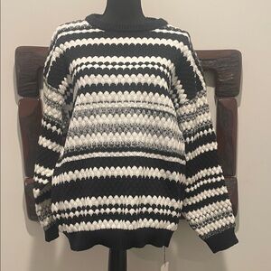 Chic Black and White Patterned Women's Sweater